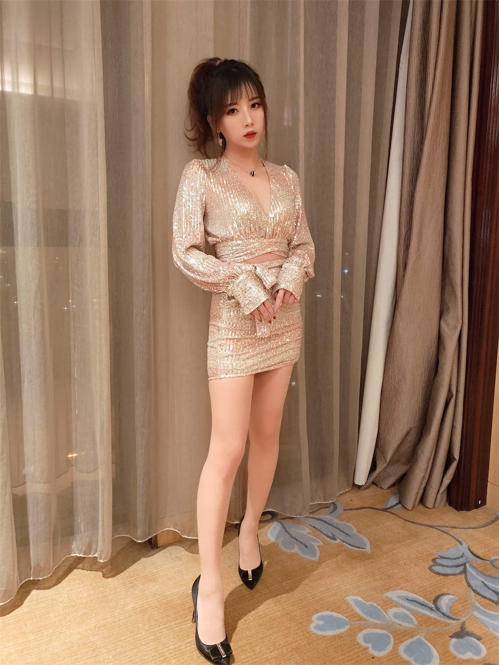 小女巫露娜肉丝OL闪闪裙22图插图3