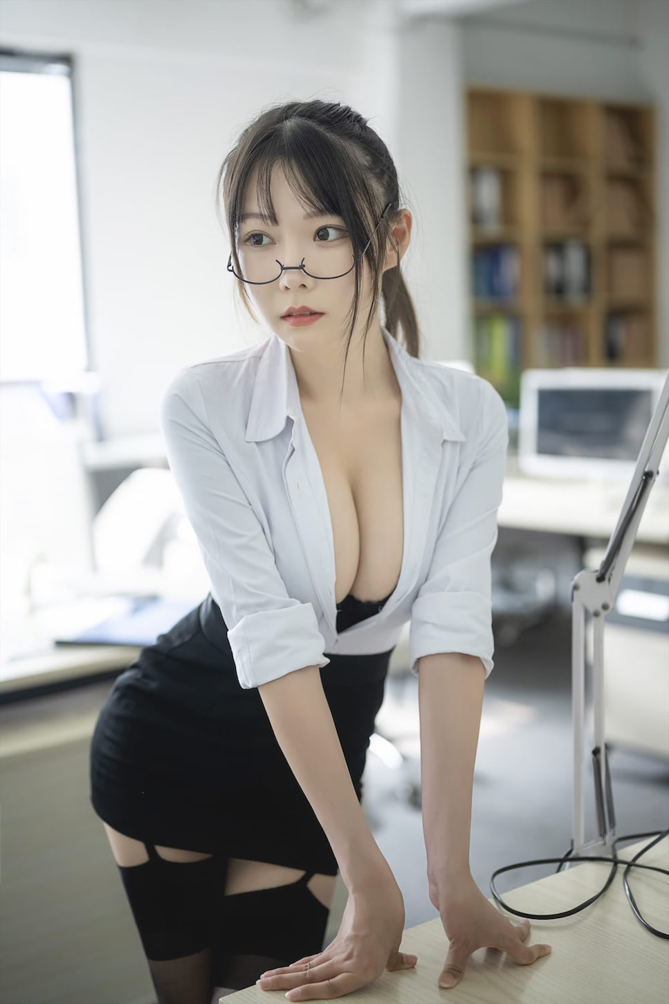 香草喵露露黑丝OL制服59图2视频插图1